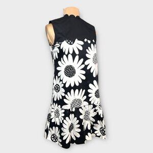 60s Mod Daisy Mini Dress XS  Floral Black White Victoria Beckham x Target EUC